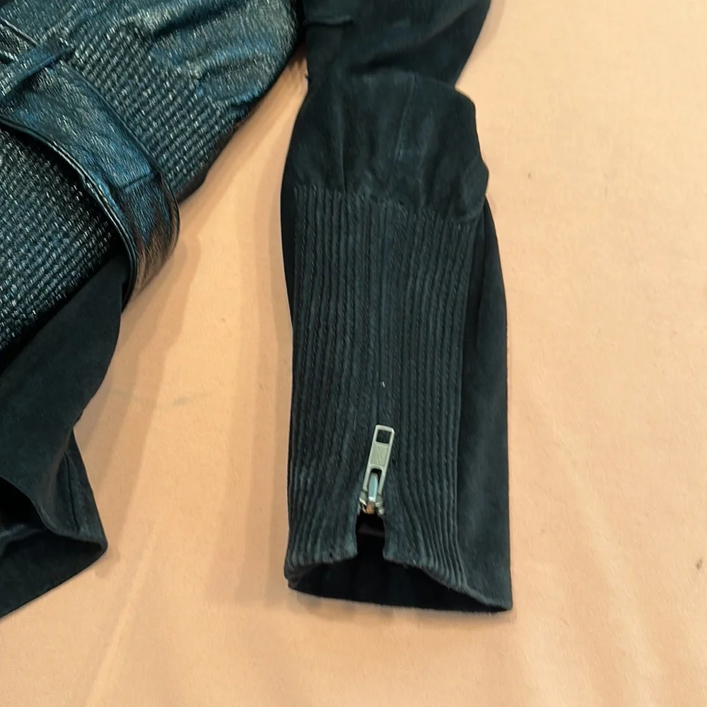 New Suede and leather jacket. Size medium. Black.